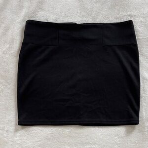 GUESS Classic Black Women's Skirt